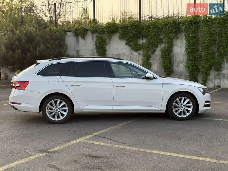 Универсал Skoda Superb 2021 в Ровно