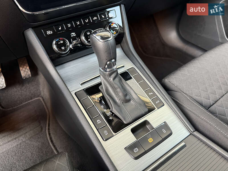 Универсал Skoda Superb 2021 в Ровно