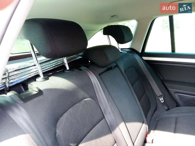 Универсал Skoda Superb 2012 в Раздельной