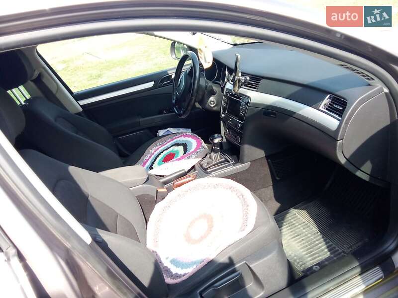 Универсал Skoda Superb 2012 в Раздельной