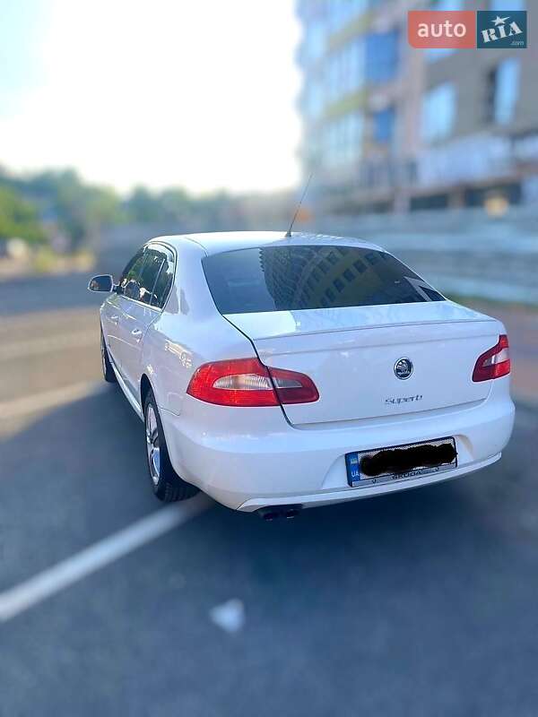 Лифтбек Skoda Superb 2009 в Черкассах