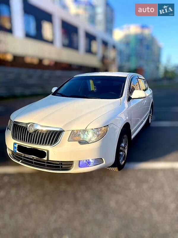 Лифтбек Skoda Superb 2009 в 