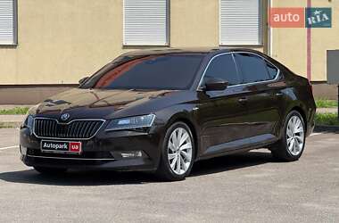 Лифтбек Skoda Superb 2016 в 