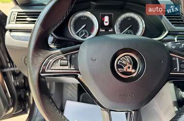 Лифтбек Skoda Superb 2016 в 