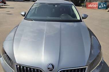 Лифтбек Skoda Superb 2016 в 