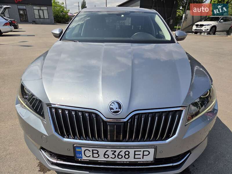 Лифтбек Skoda Superb 2016 в 