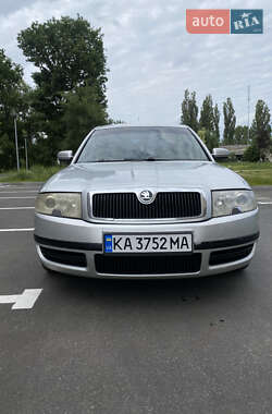 Лифтбек Skoda Superb 2004 в 