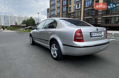 Лифтбек Skoda Superb 2004 в 