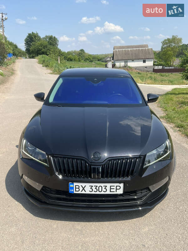 Ліфтбек Skoda Superb 2015 в Городку
