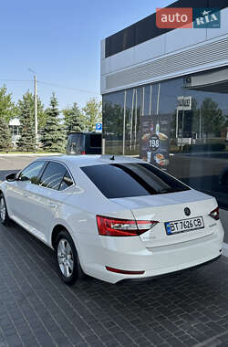 Ліфтбек Skoda Superb 2017 в 