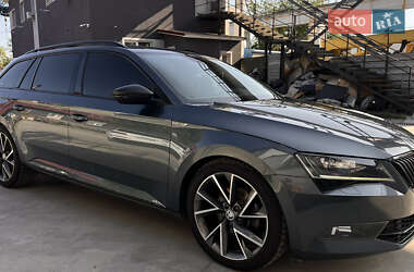 Універсал Skoda Superb 2016 в Дніпрі