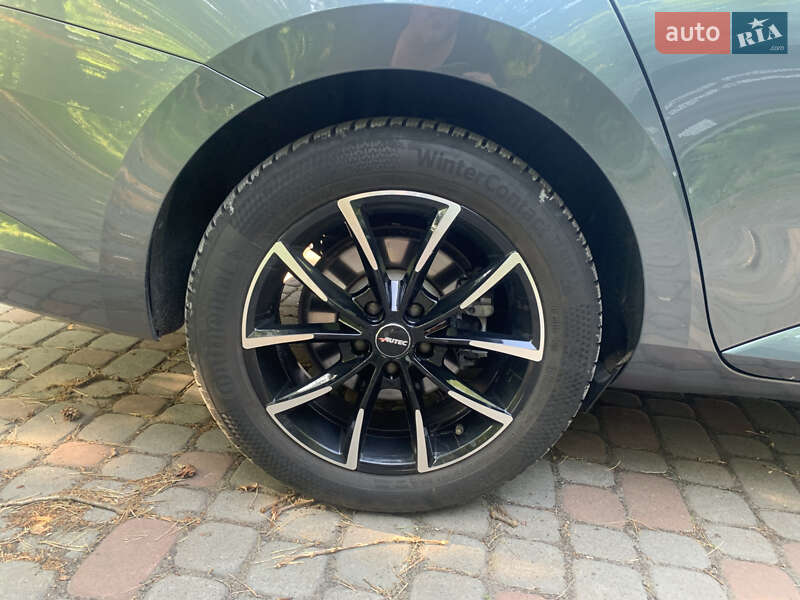 Лифтбек Skoda Superb 2016 в Дрогобыче