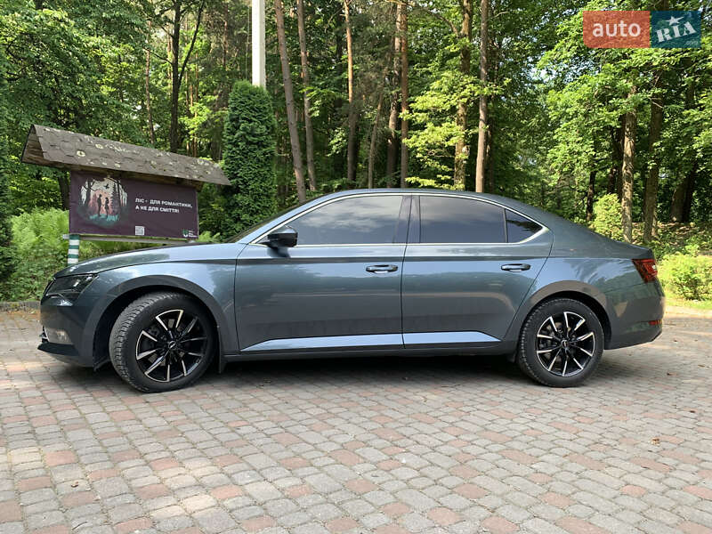 Лифтбек Skoda Superb 2016 в Дрогобыче