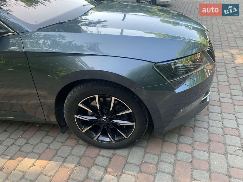 Лифтбек Skoda Superb 2016 в Дрогобыче