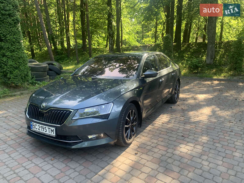 Лифтбек Skoda Superb 2016 в Дрогобыче