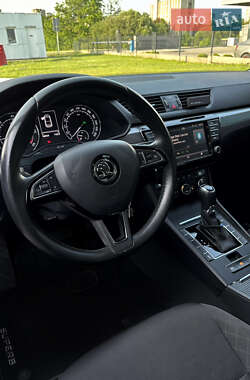 Лифтбек Skoda Superb 2016 в 