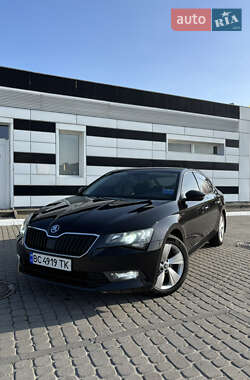 Лифтбек Skoda Superb 2016 в Львове