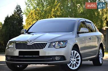 Лифтбек Skoda Superb 2013 в 