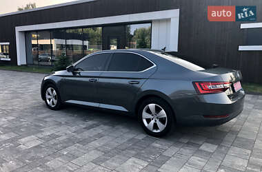 Лифтбек Skoda Superb 2017 в 