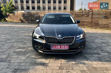 Лифтбек Skoda Superb 2017 в 