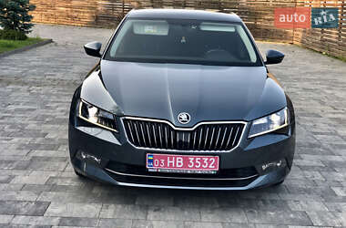 Лифтбек Skoda Superb 2017 в 