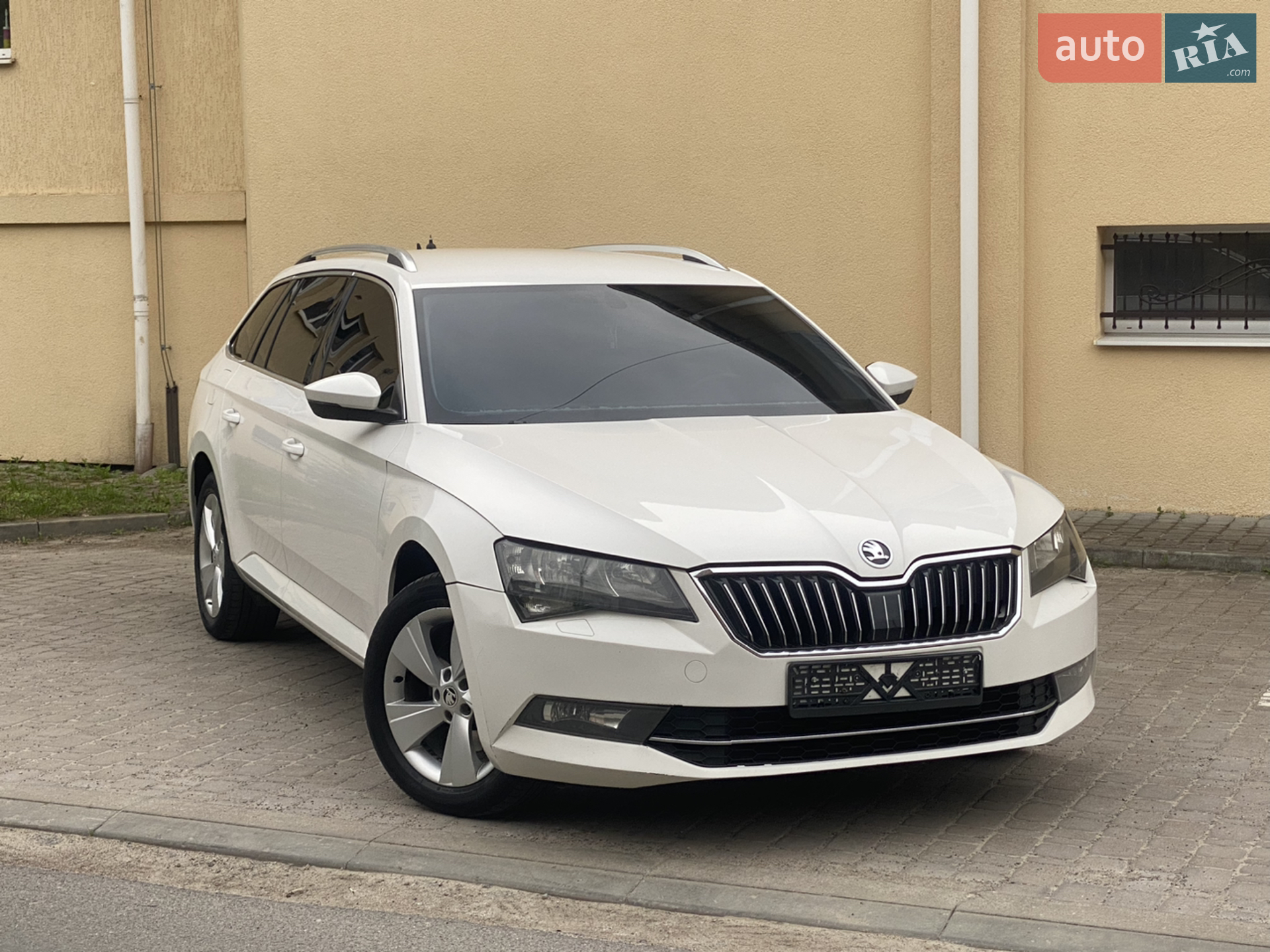 2017 Skoda Superb - мініатюра 2