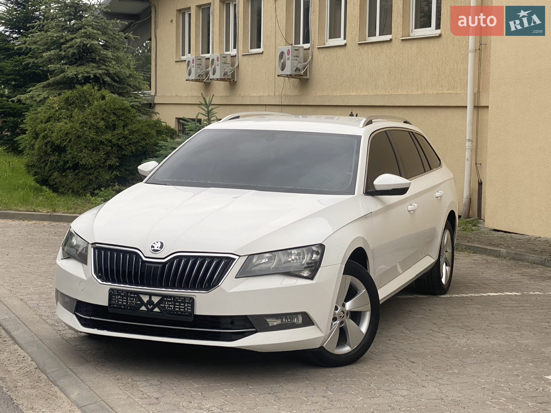 2017 Skoda Superb - мініатюра 8