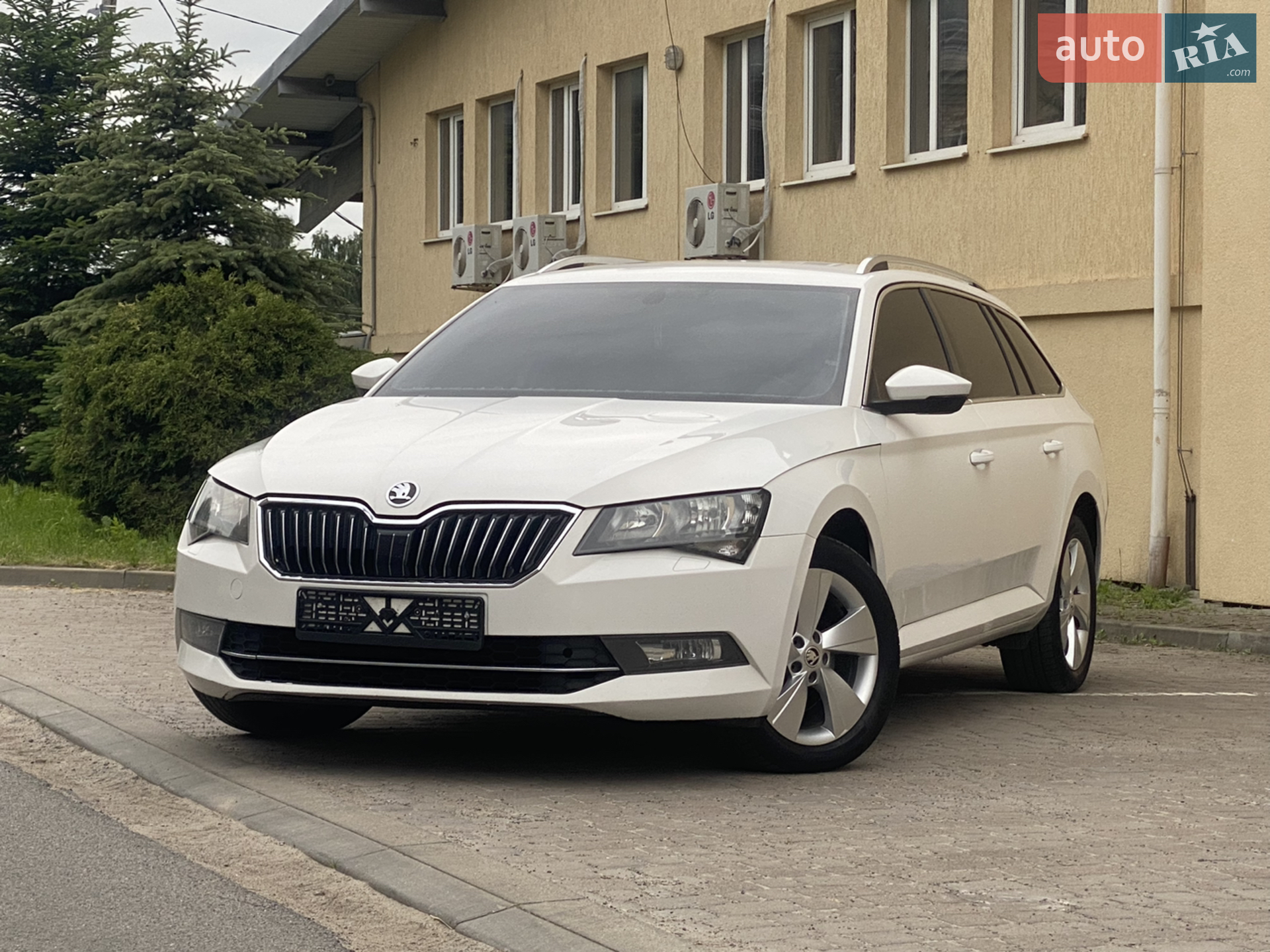 2017 Skoda Superb - мініатюра 10