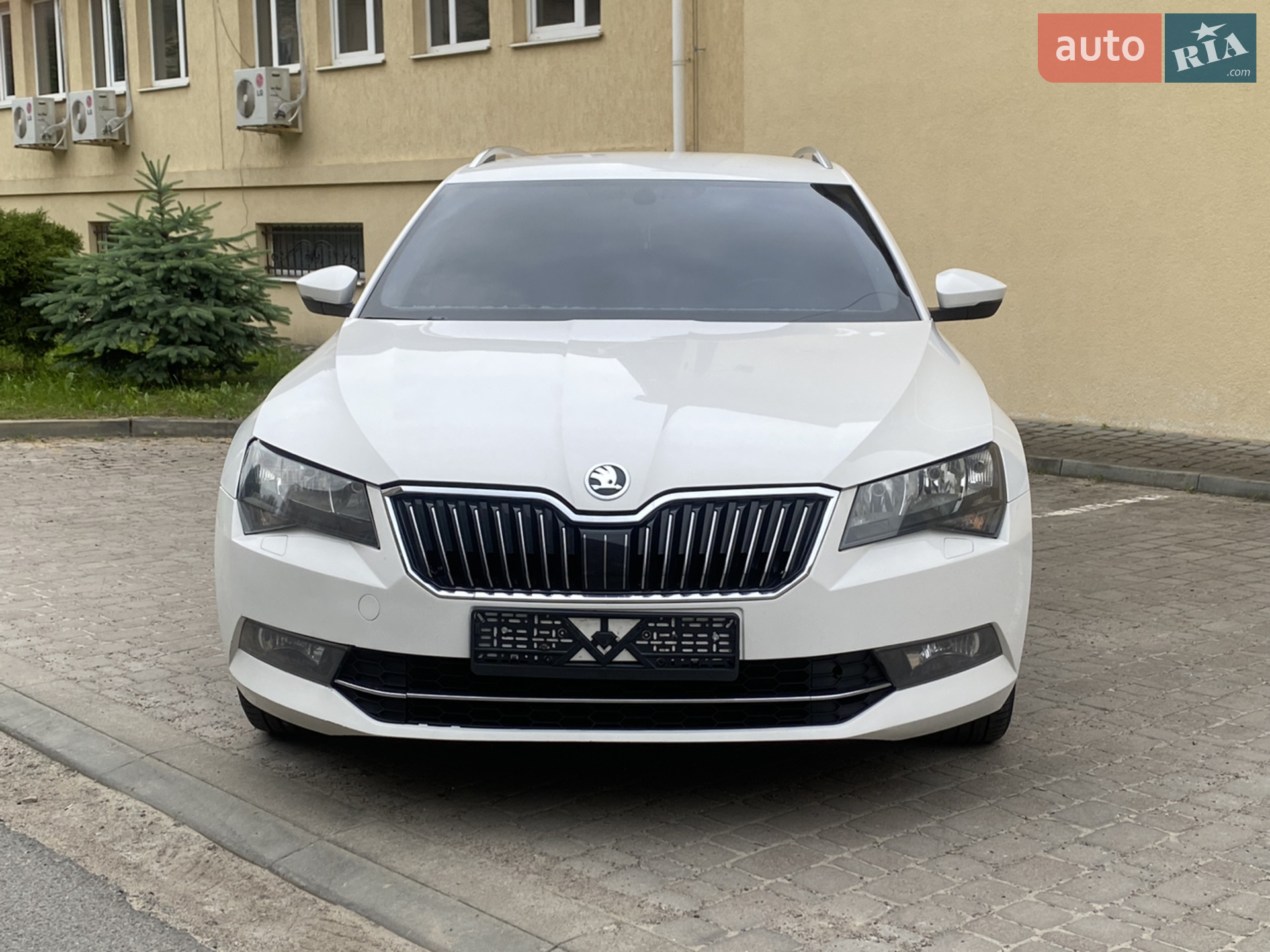 2017 Skoda Superb - мініатюра 17