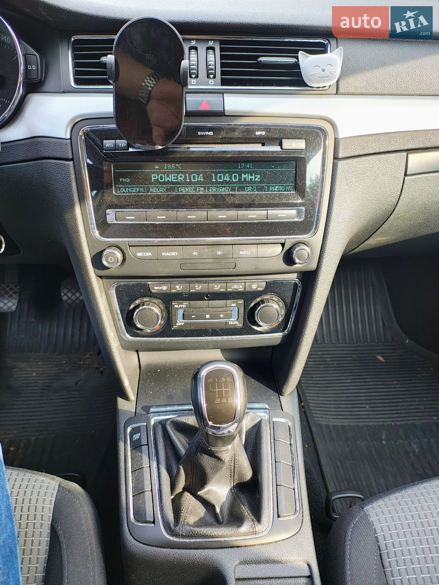 2011 Skoda Superb - мініатюра 10