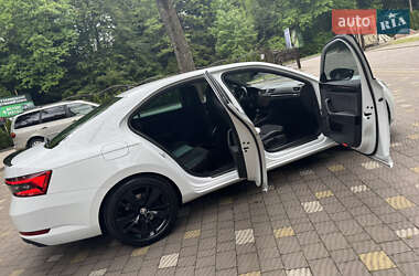 Лифтбек Skoda Superb 2021 в 