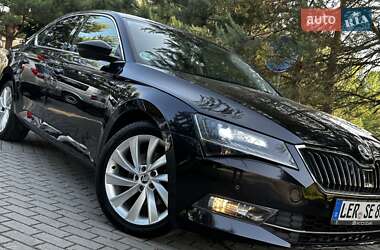 Ліфтбек Skoda Superb 2016 в 