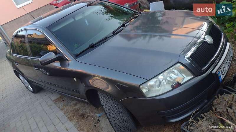 Лифтбек Skoda Superb 2004 в Виноградове