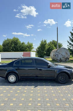 Лифтбек Skoda Superb 2004 в 