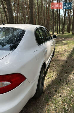 Лифтбек Skoda Superb 2011 в 