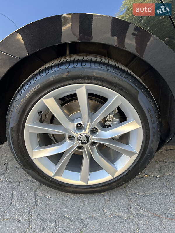 Универсал Skoda Superb 2018 в Луцке
