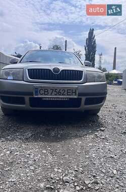 Лифтбек Skoda Superb 2006 в 