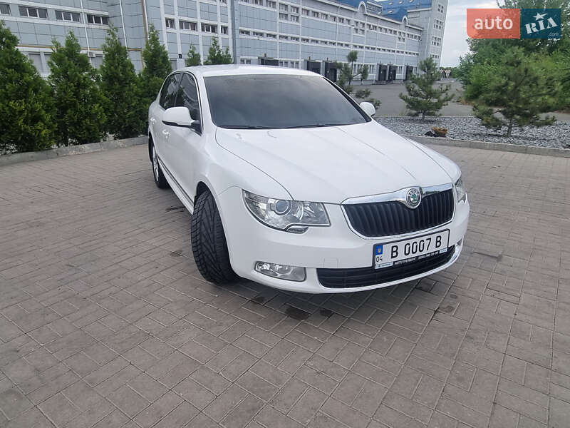 Лифтбек Skoda Superb 2012 в Днепре