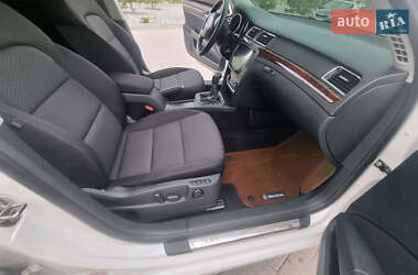 Лифтбек Skoda Superb 2012 в 