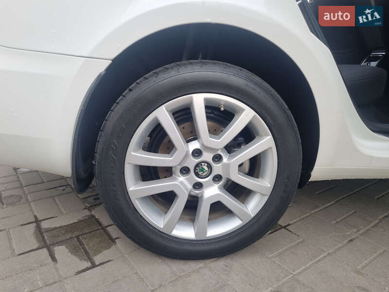 Лифтбек Skoda Superb 2012 в Днепре