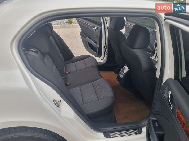 Лифтбек Skoda Superb 2012 в Днепре