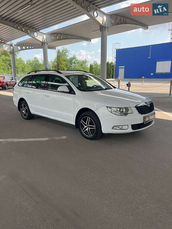 Універсал Skoda Superb 2011 в Запоріжжі