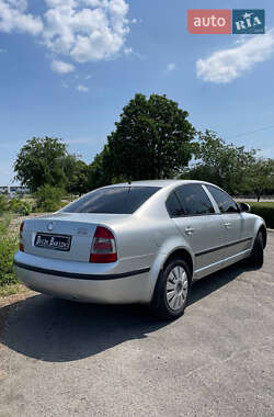 Лифтбек Skoda Superb 2006 в 