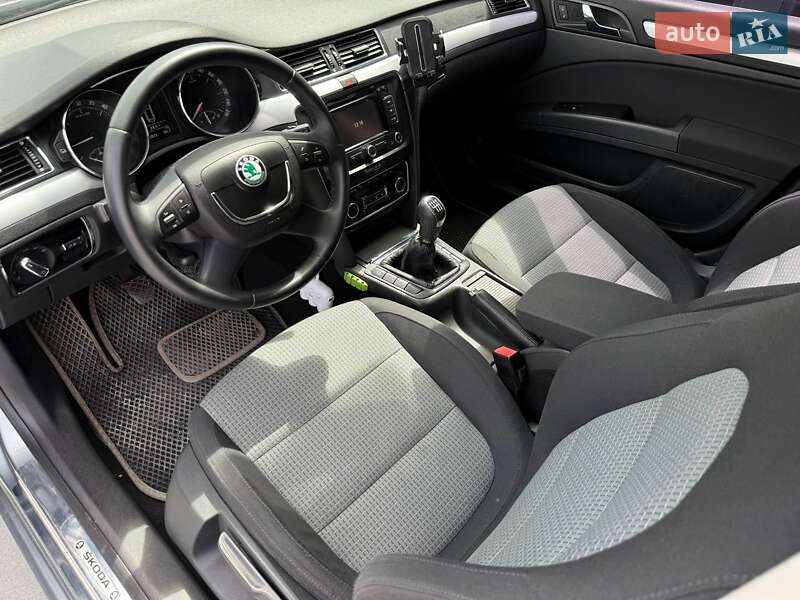 Универсал Skoda Superb 2011 в Ровно