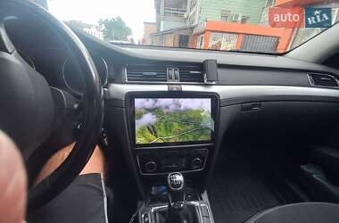 Лифтбек Skoda Superb 2014 в 
