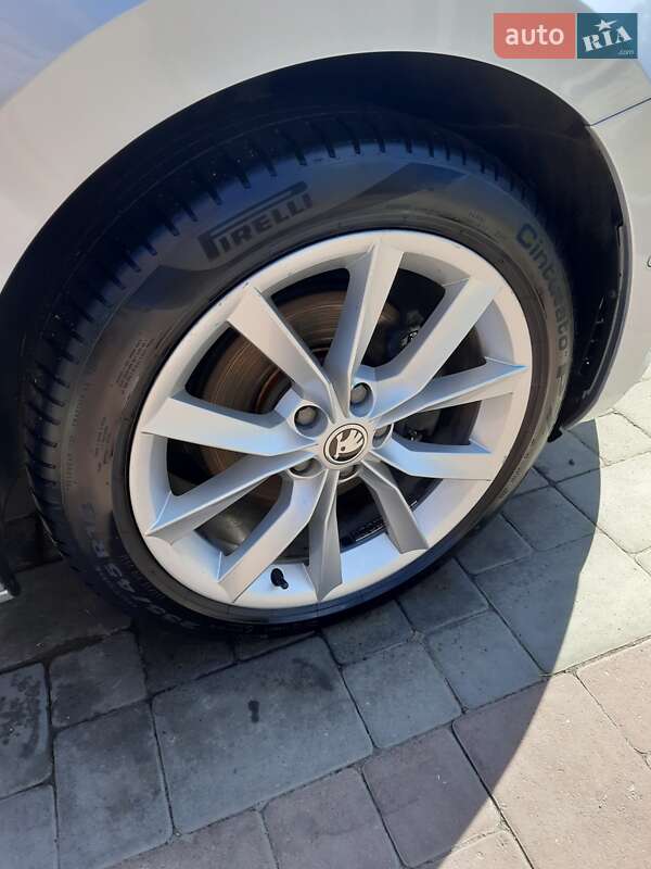 Универсал Skoda Superb 2019 в Ужгороде