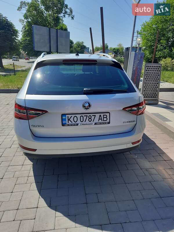 Универсал Skoda Superb 2019 в Ужгороде