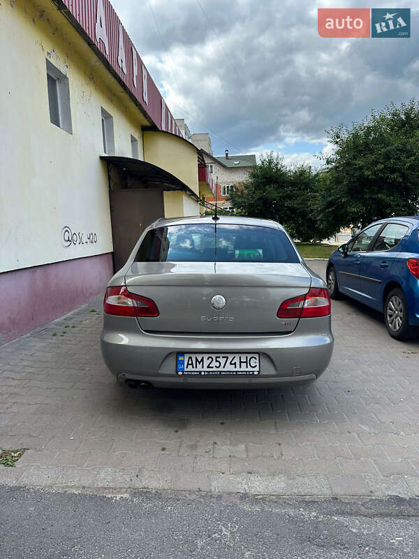 Лифтбек Skoda Superb 2008 в Звягеле