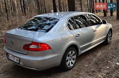 Лифтбек Skoda Superb 2013 в 