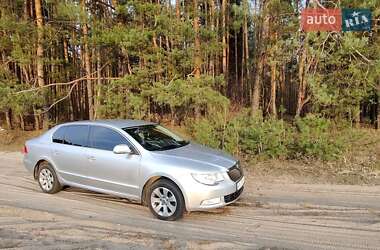 Лифтбек Skoda Superb 2013 в 